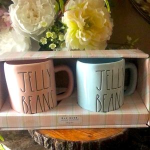 🆕Rae Dunn JELLY BEANS Mug -Set of 2.